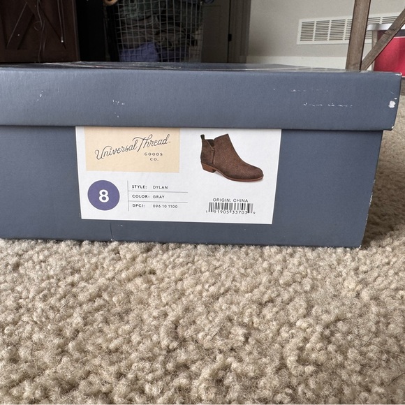 Universal Thread Dylan Booties - Picture 2 of 3